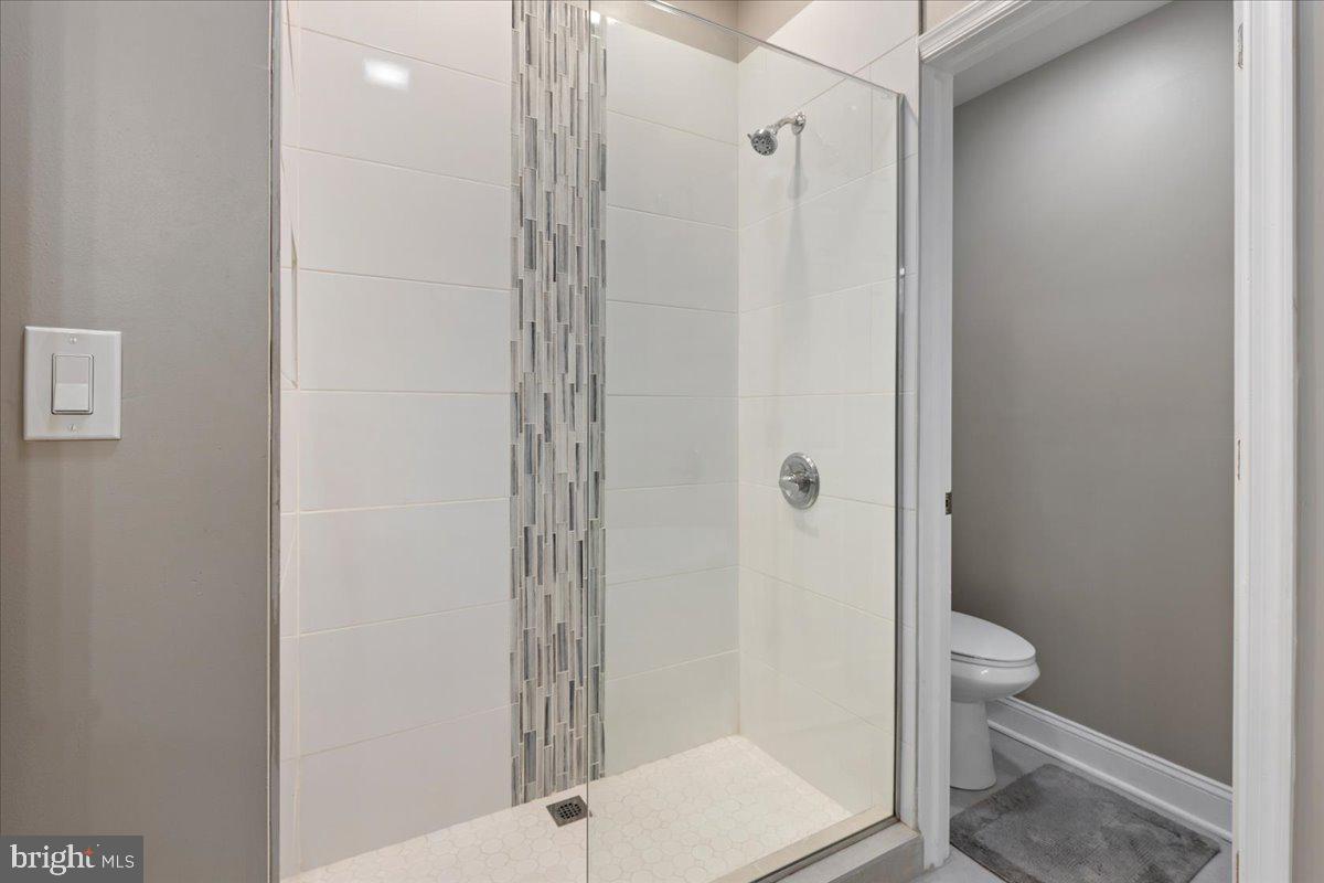 BROADWAY EAST - Residential Lease