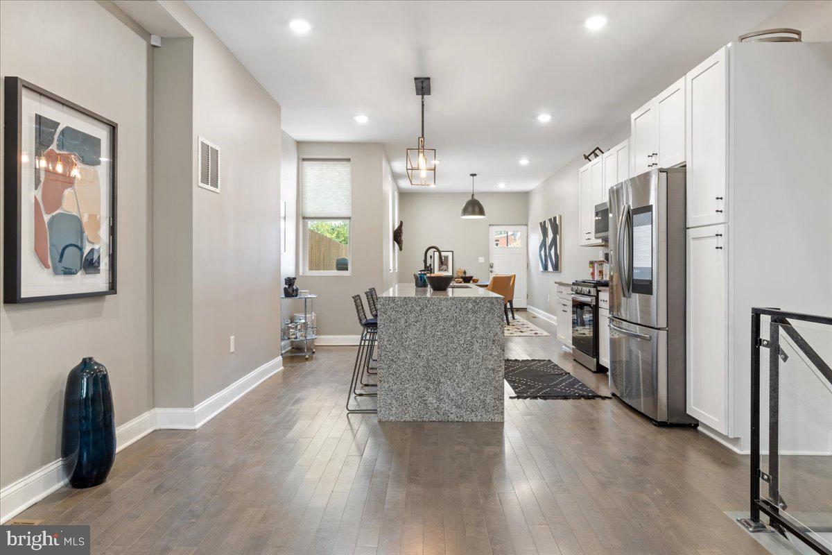 BROADWAY EAST - Residential Lease