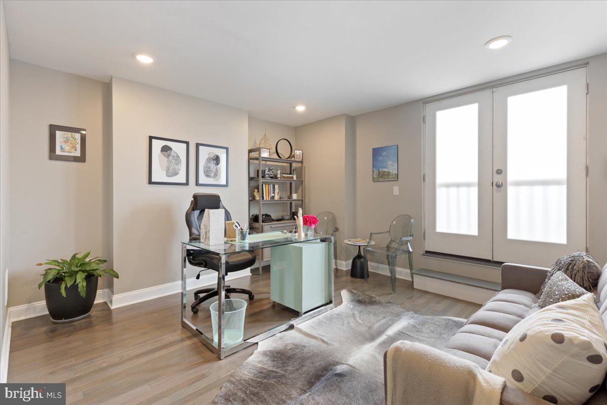 BROADWAY EAST - Residential Lease