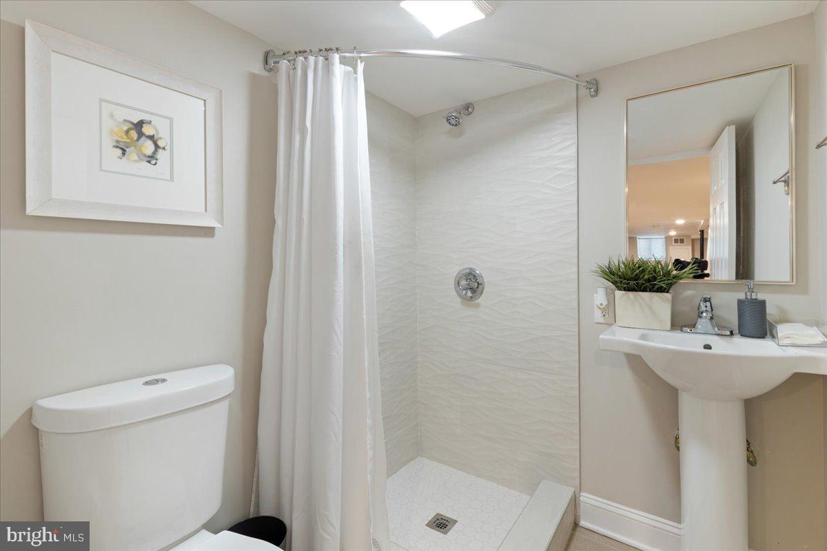 BROADWAY EAST - Residential Lease