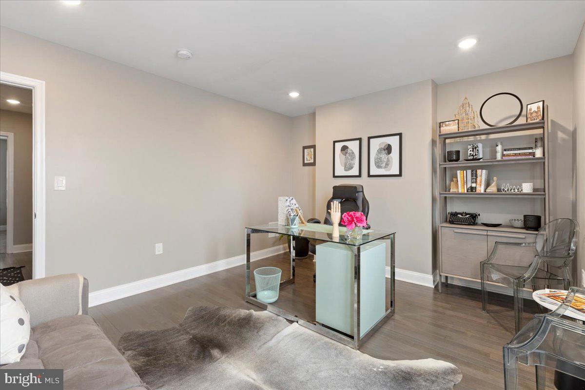 BROADWAY EAST - Residential Lease