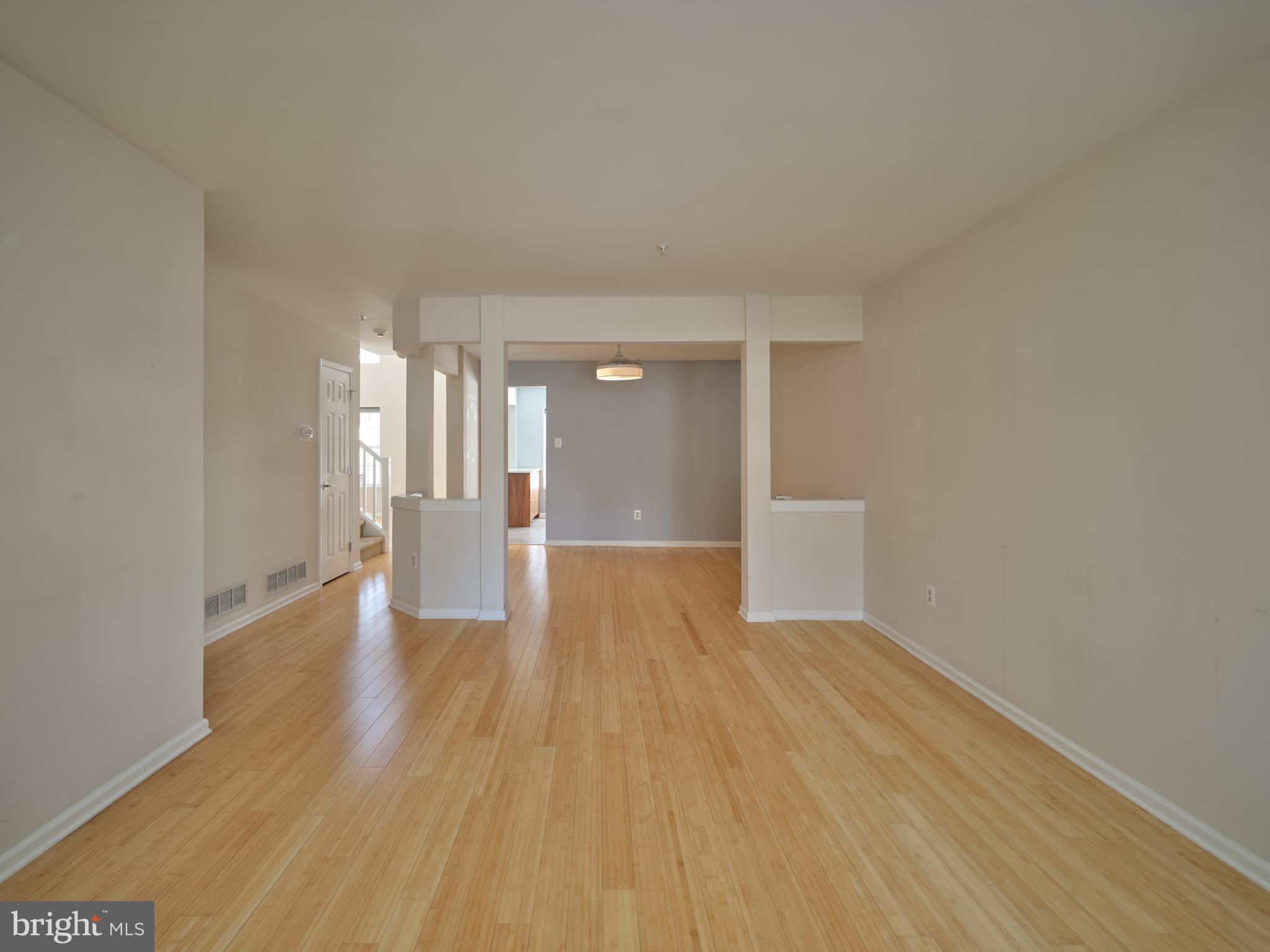 WILSHIRE HUNT - Residential Lease