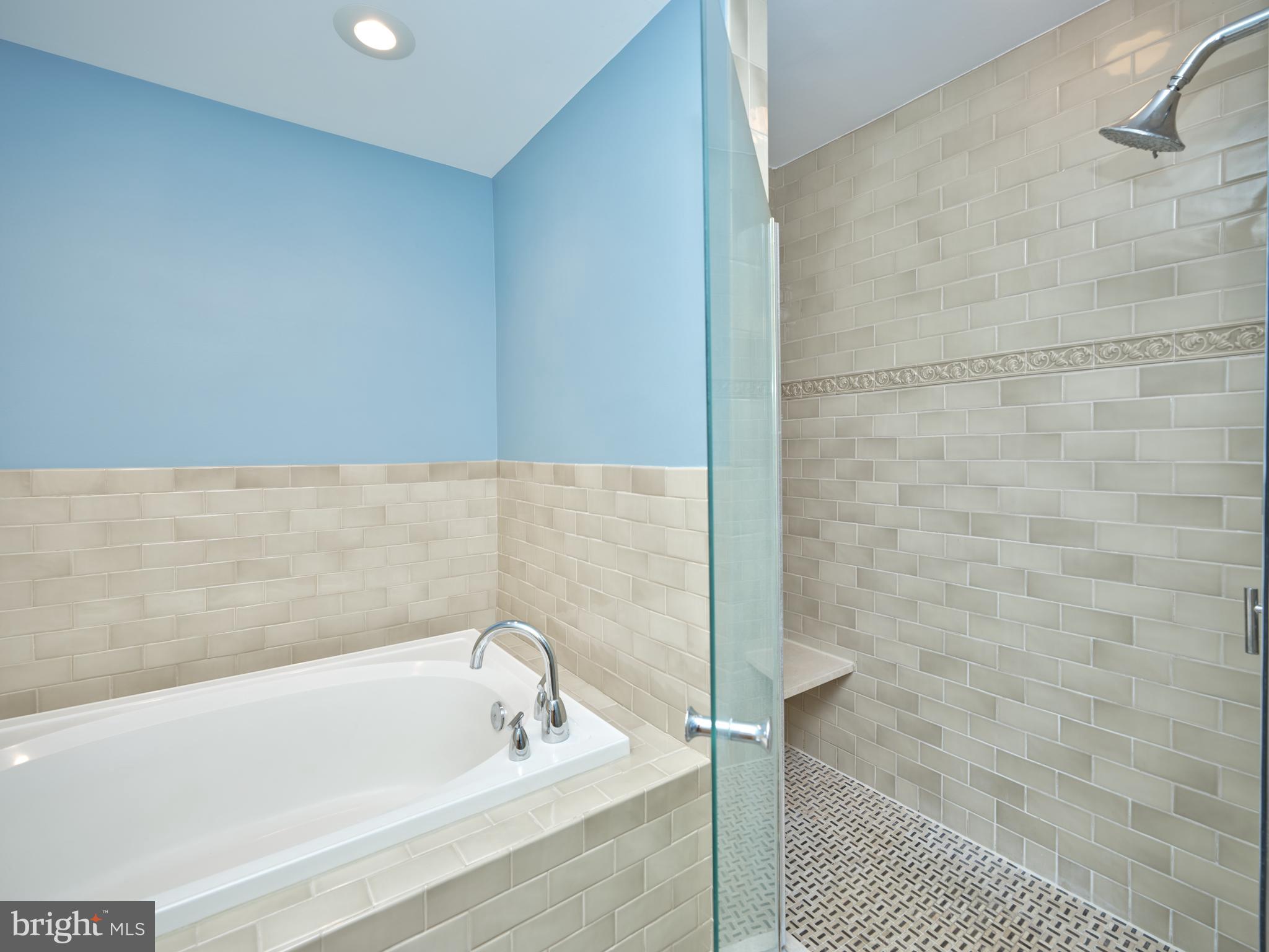 WILSHIRE HUNT - Residential Lease