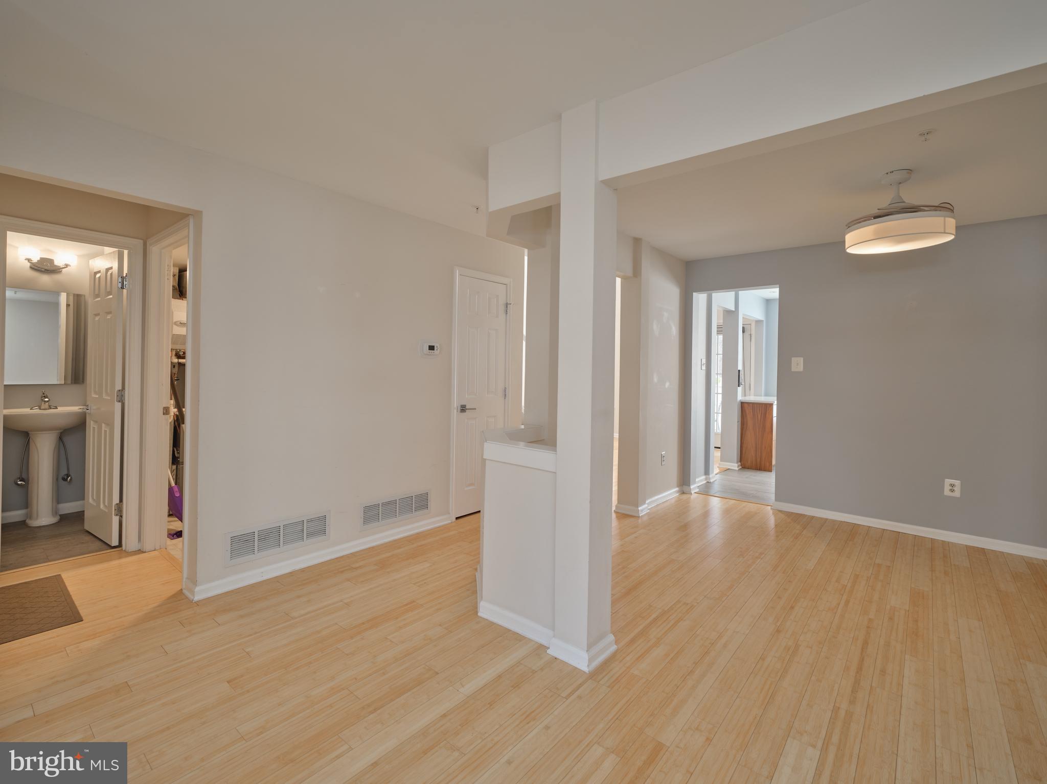 WILSHIRE HUNT - Residential Lease