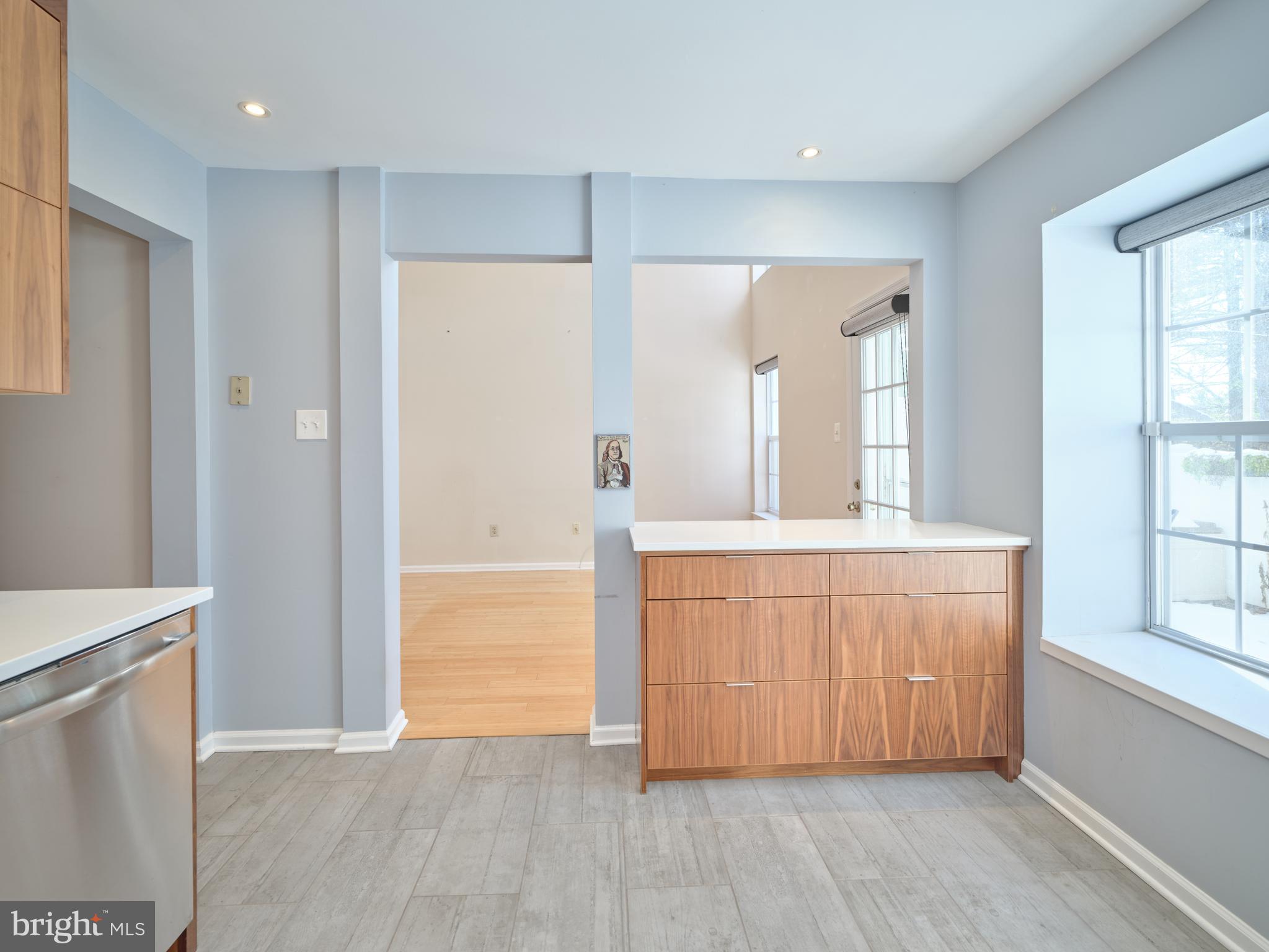 WILSHIRE HUNT - Residential Lease