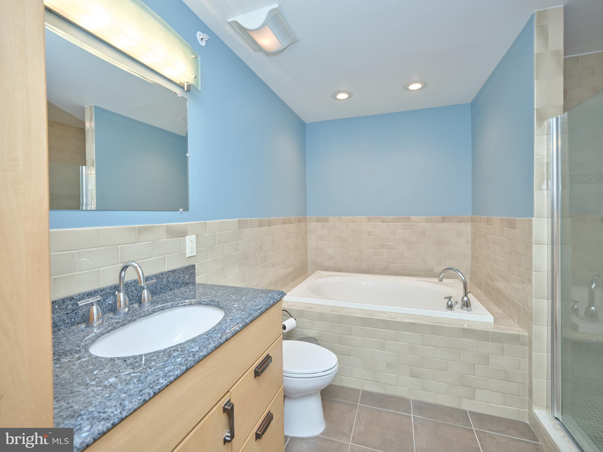 WILSHIRE HUNT - Residential Lease