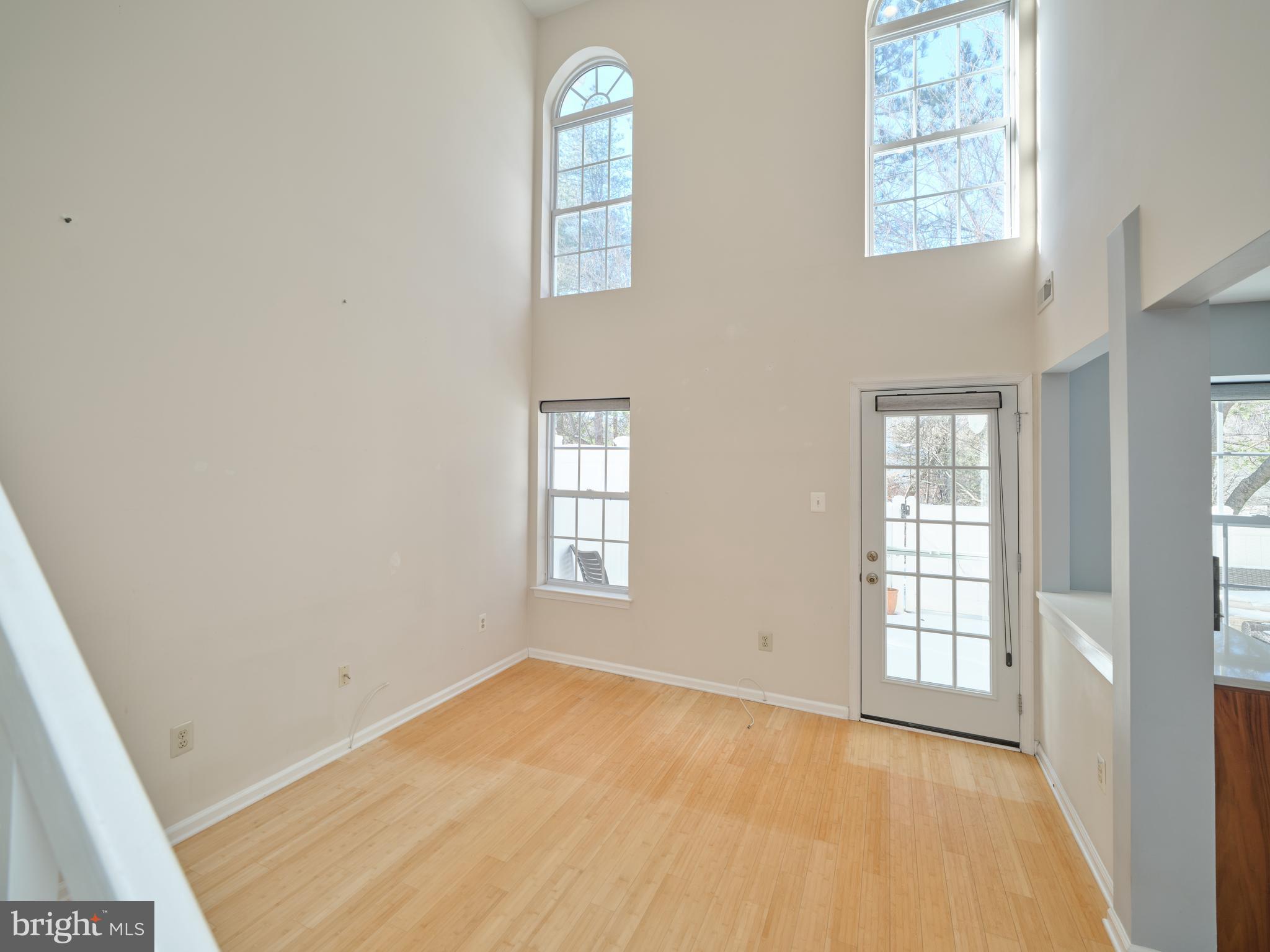 WILSHIRE HUNT - Residential Lease