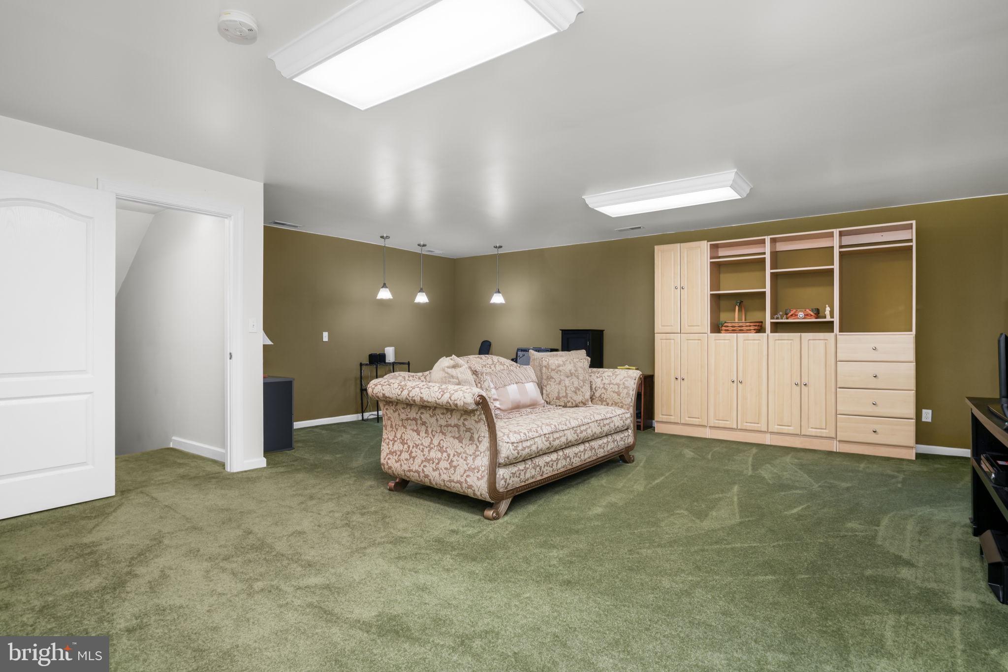 GOLF CLUB SHORES I - Residential