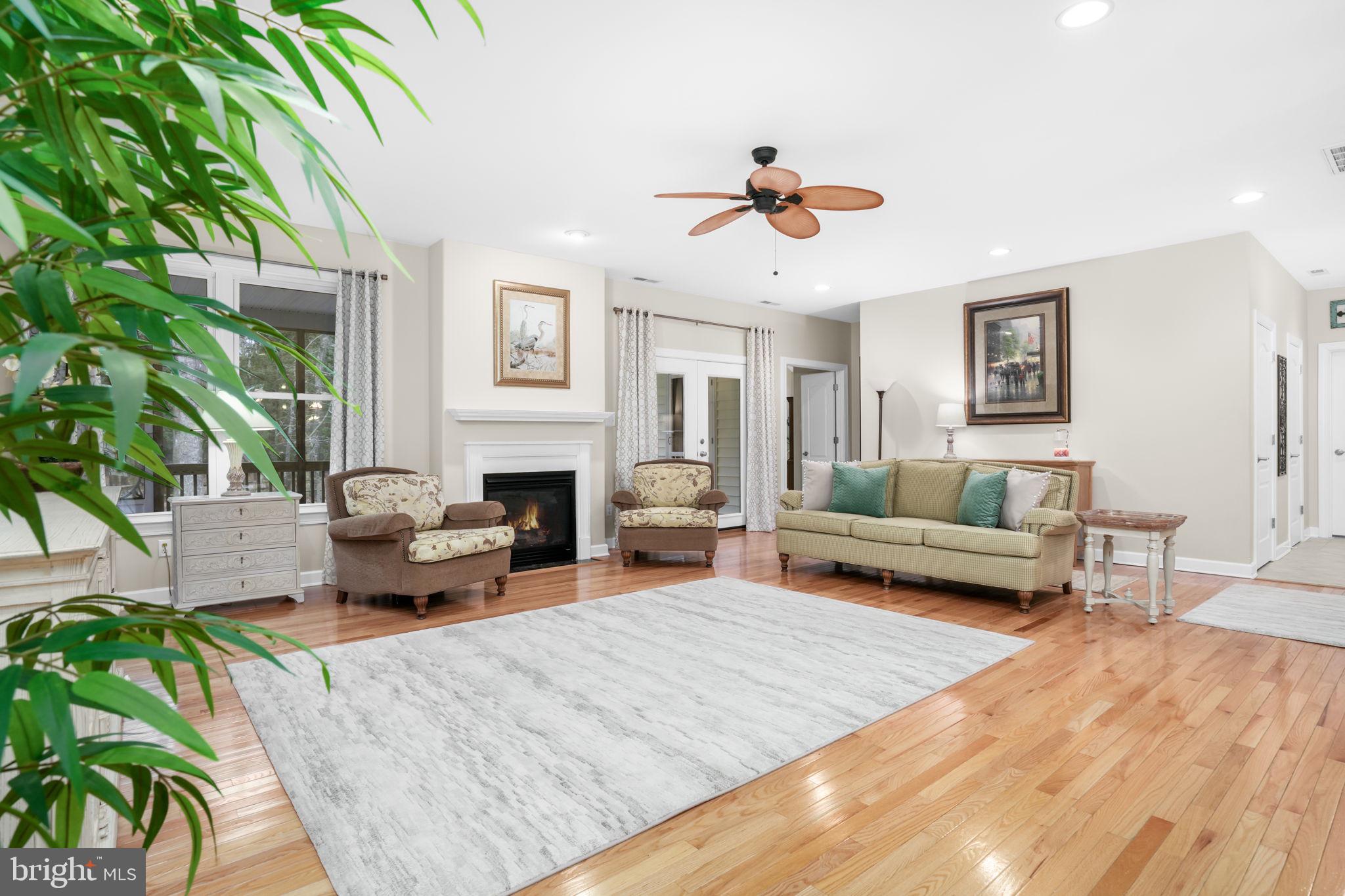 GOLF CLUB SHORES I - Residential