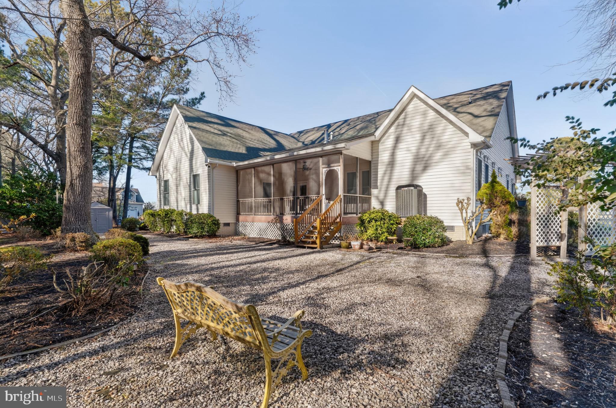 GOLF CLUB SHORES I - Residential