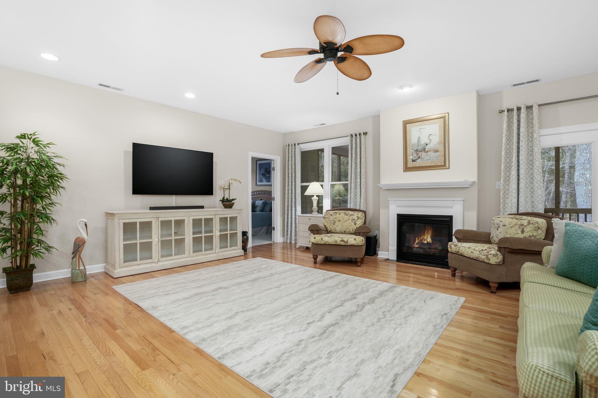 GOLF CLUB SHORES I - Residential