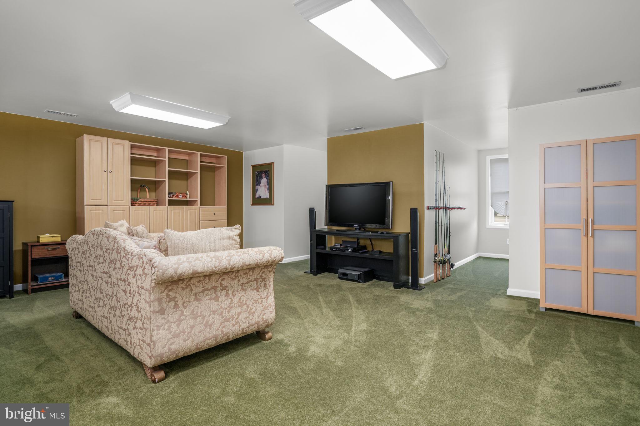 GOLF CLUB SHORES I - Residential