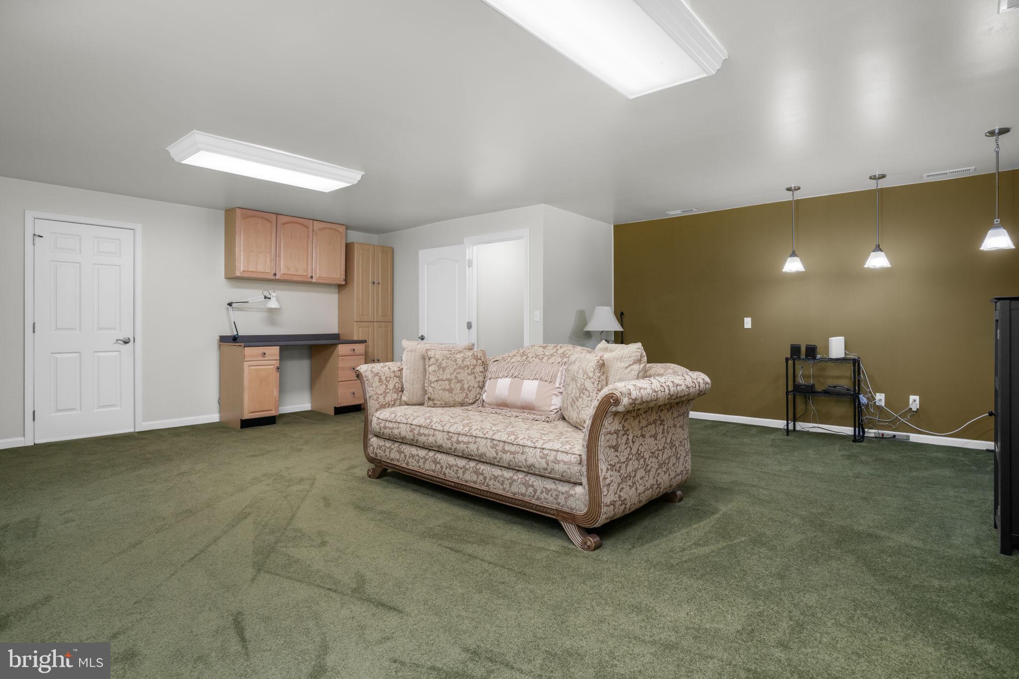 GOLF CLUB SHORES I - Residential