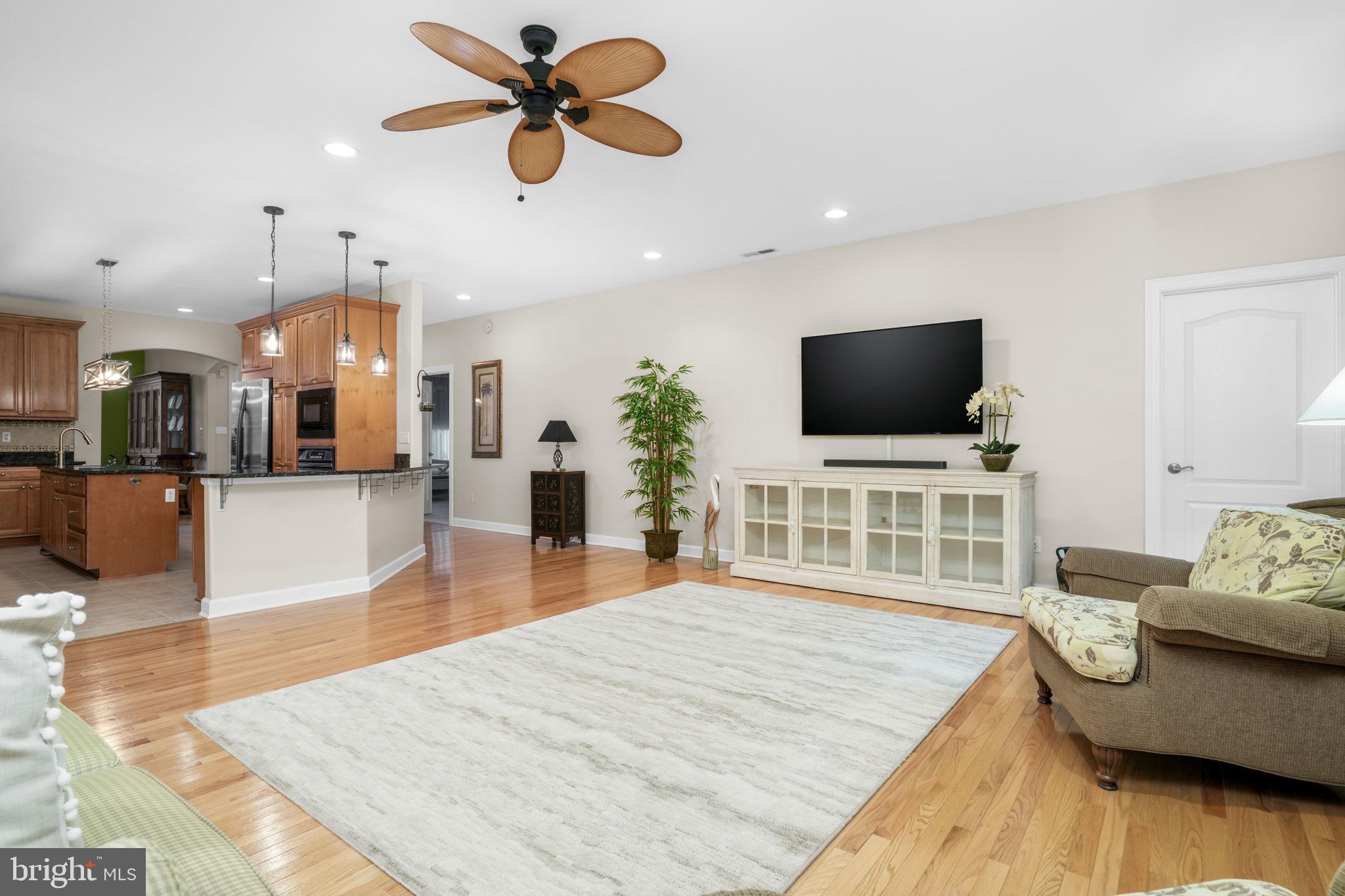 GOLF CLUB SHORES I - Residential