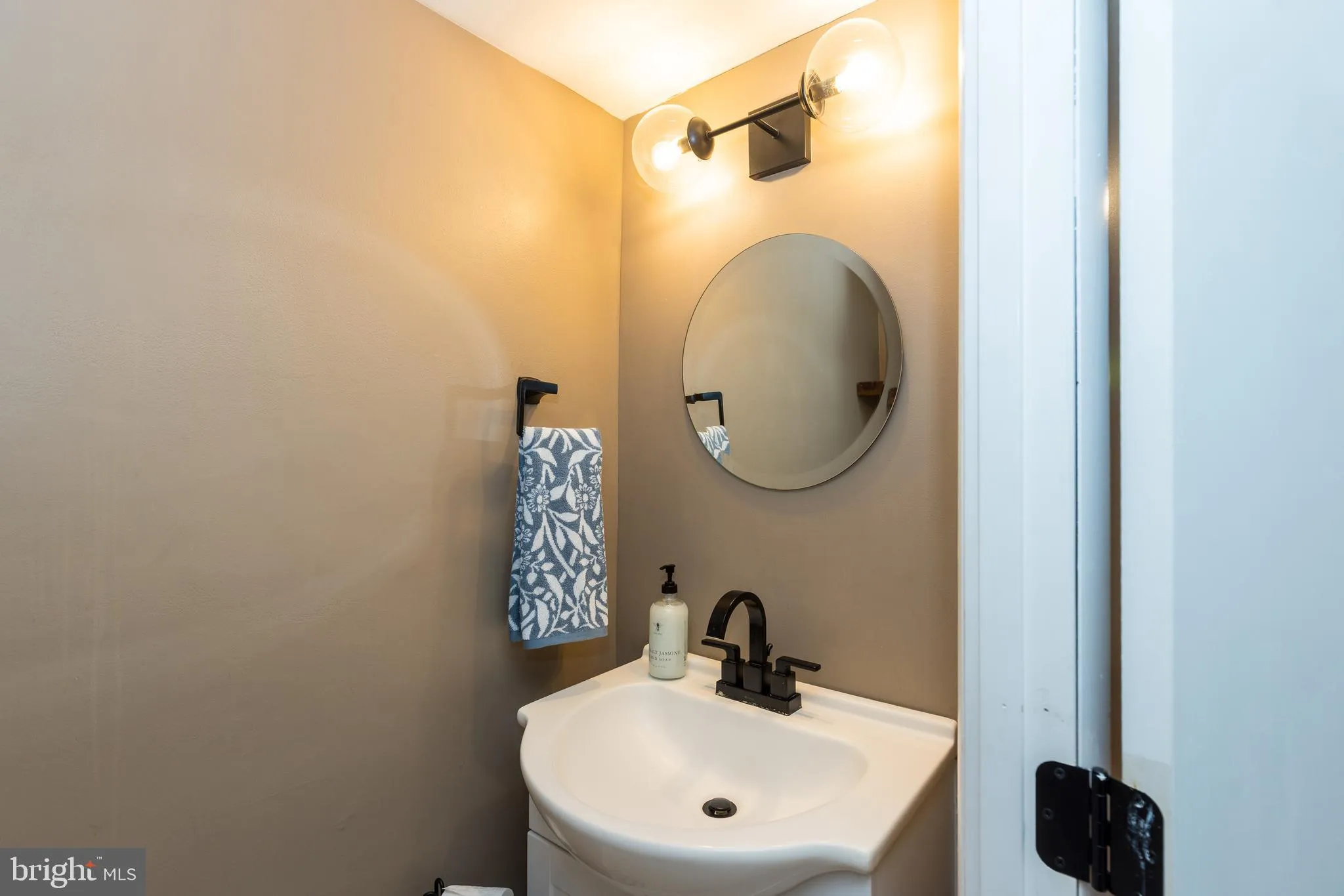 Columbia, Maryland 21044, United States, 4 Bedrooms Bedrooms, ,3 BathroomsBathrooms,Residential,Coming Soon,172275