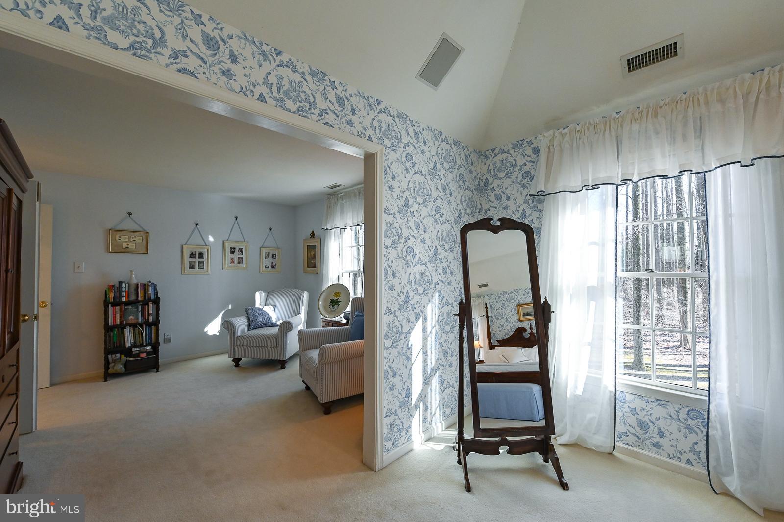 WHITEHORSE - Residential