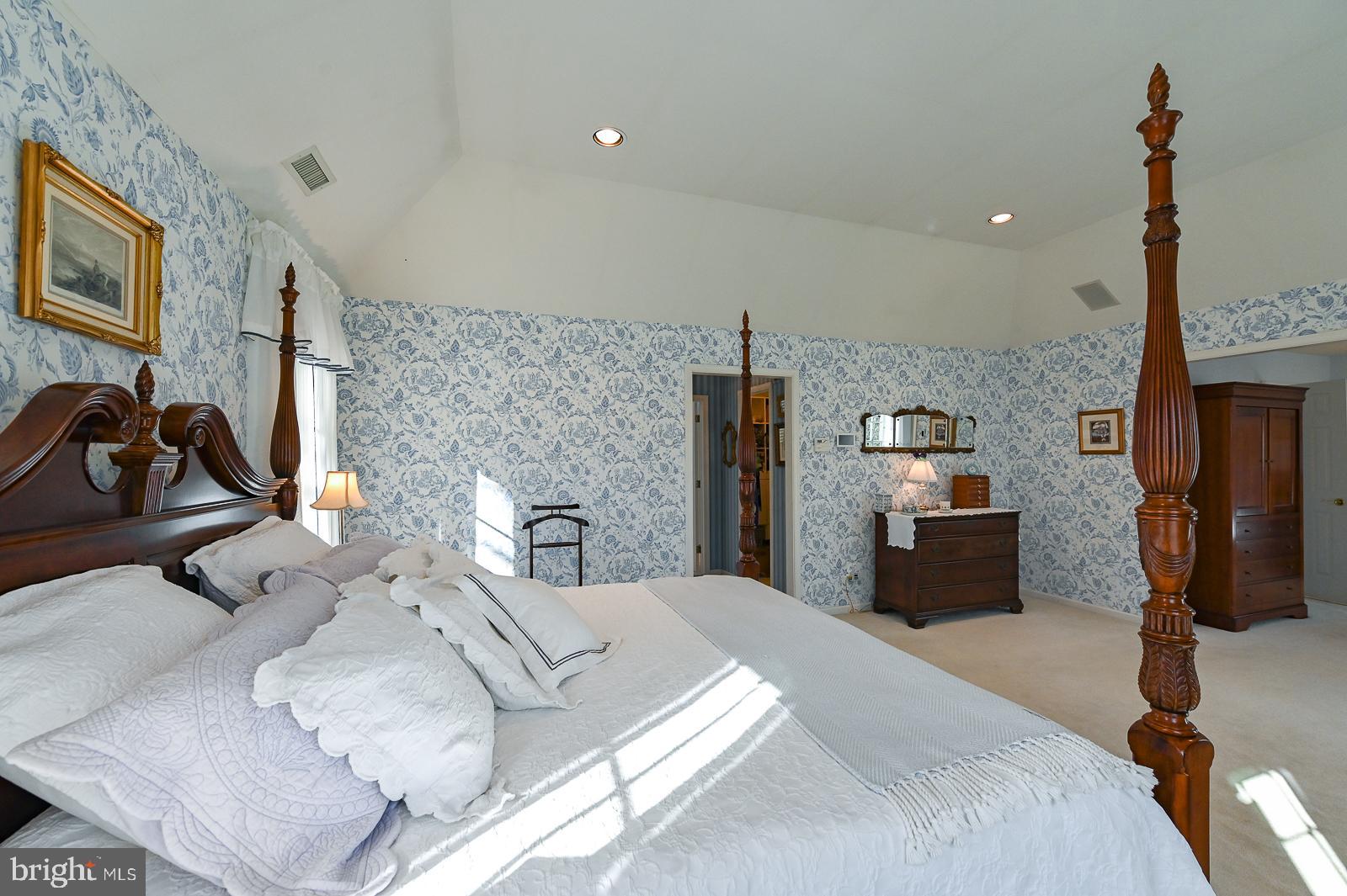 WHITEHORSE - Residential