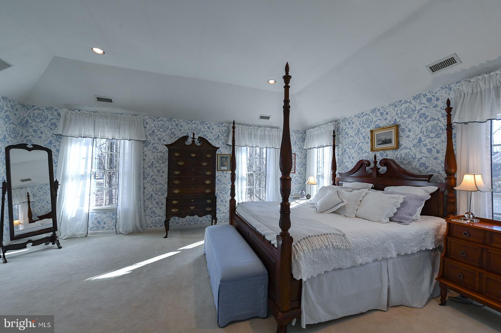 WHITEHORSE - Residential