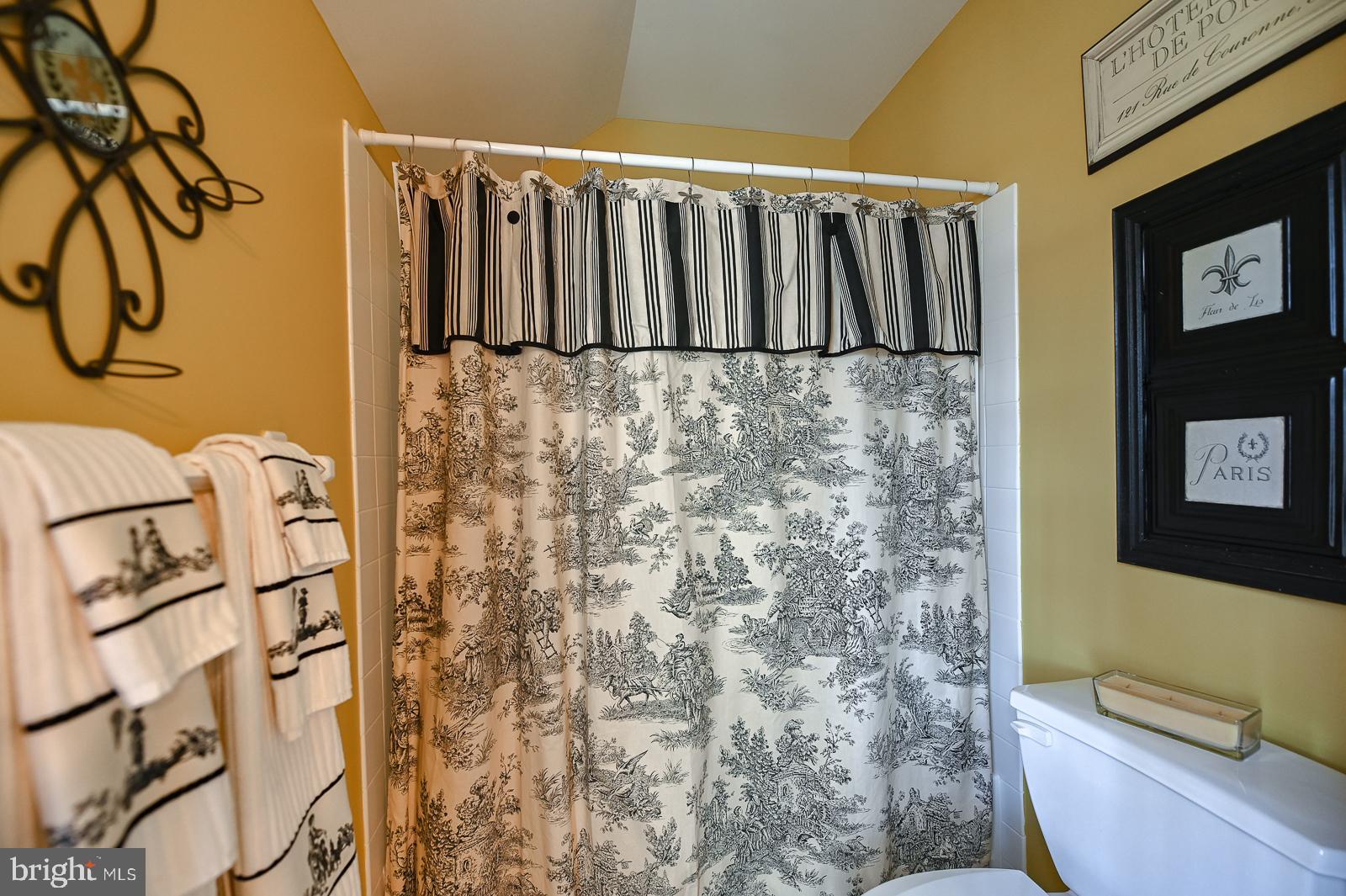 WHITEHORSE - Residential