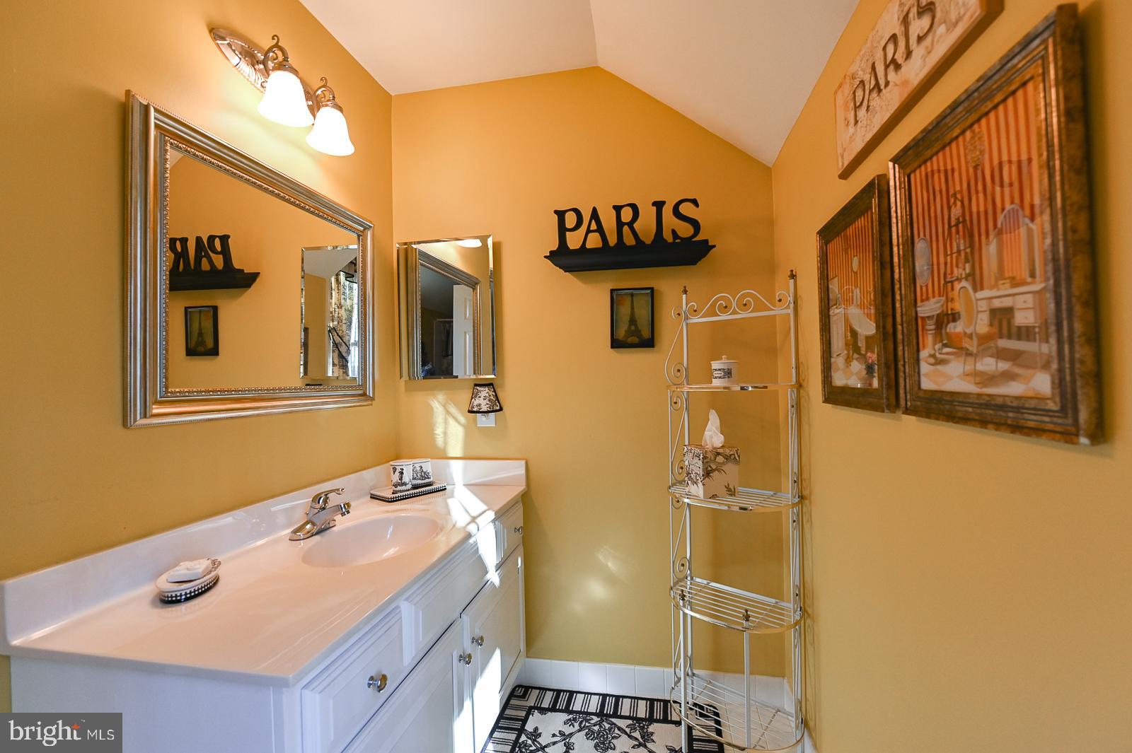 WHITEHORSE - Residential