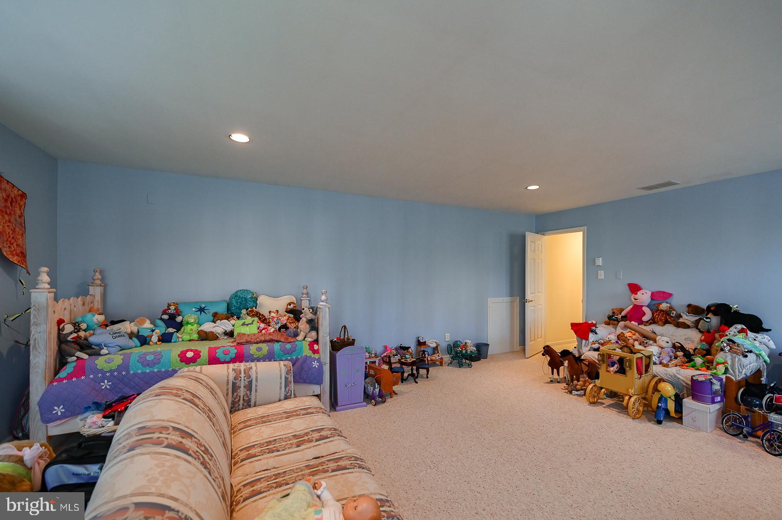 WHITEHORSE - Residential