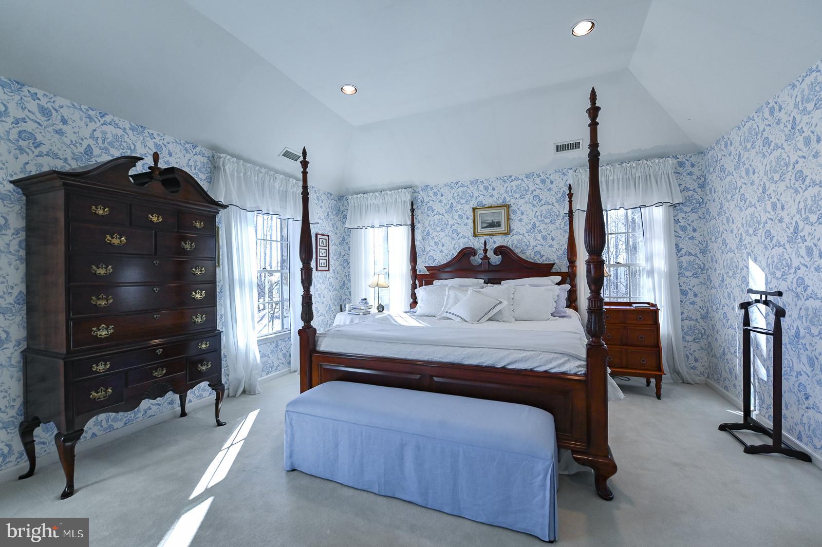 WHITEHORSE - Residential