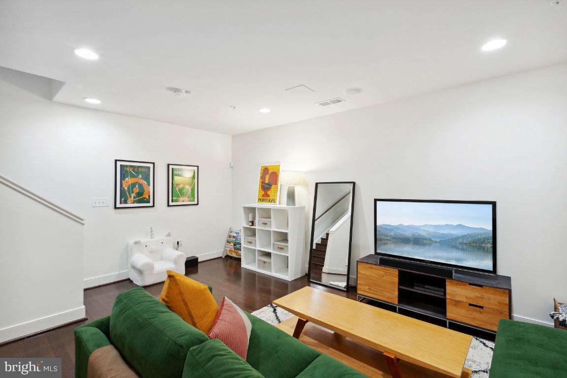 CHELSEA HEIGHTS - Residential