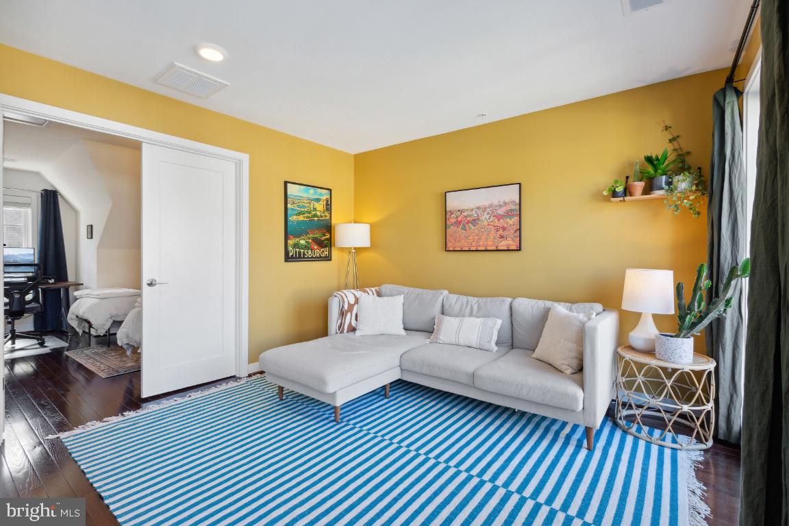 CHELSEA HEIGHTS - Residential