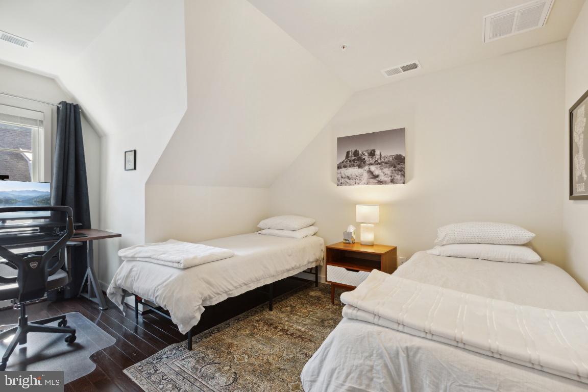 CHELSEA HEIGHTS - Residential