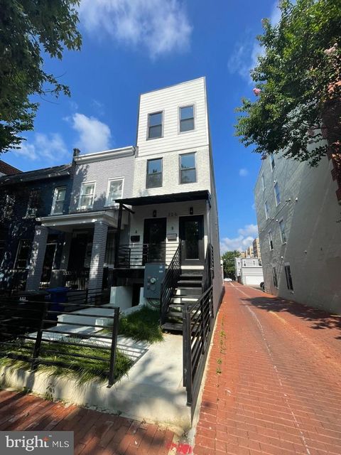 726 11TH STREET NE WASHINGTON DC 20002
