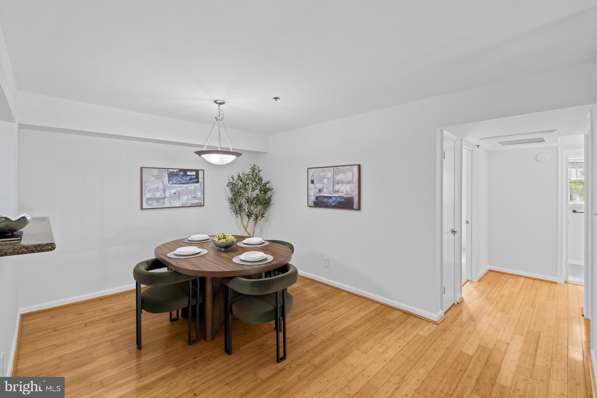 FOUR WINDS AT OAKTON - Residential