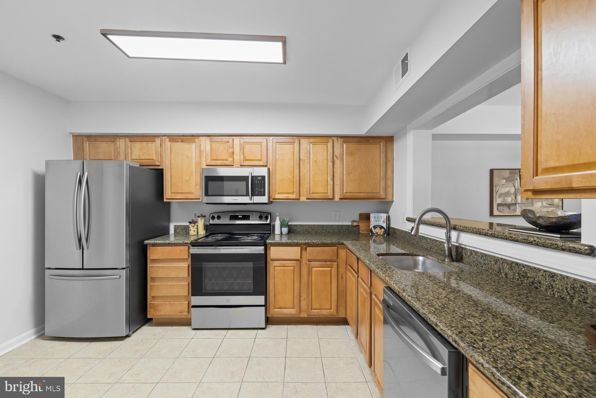 FOUR WINDS AT OAKTON - Residential