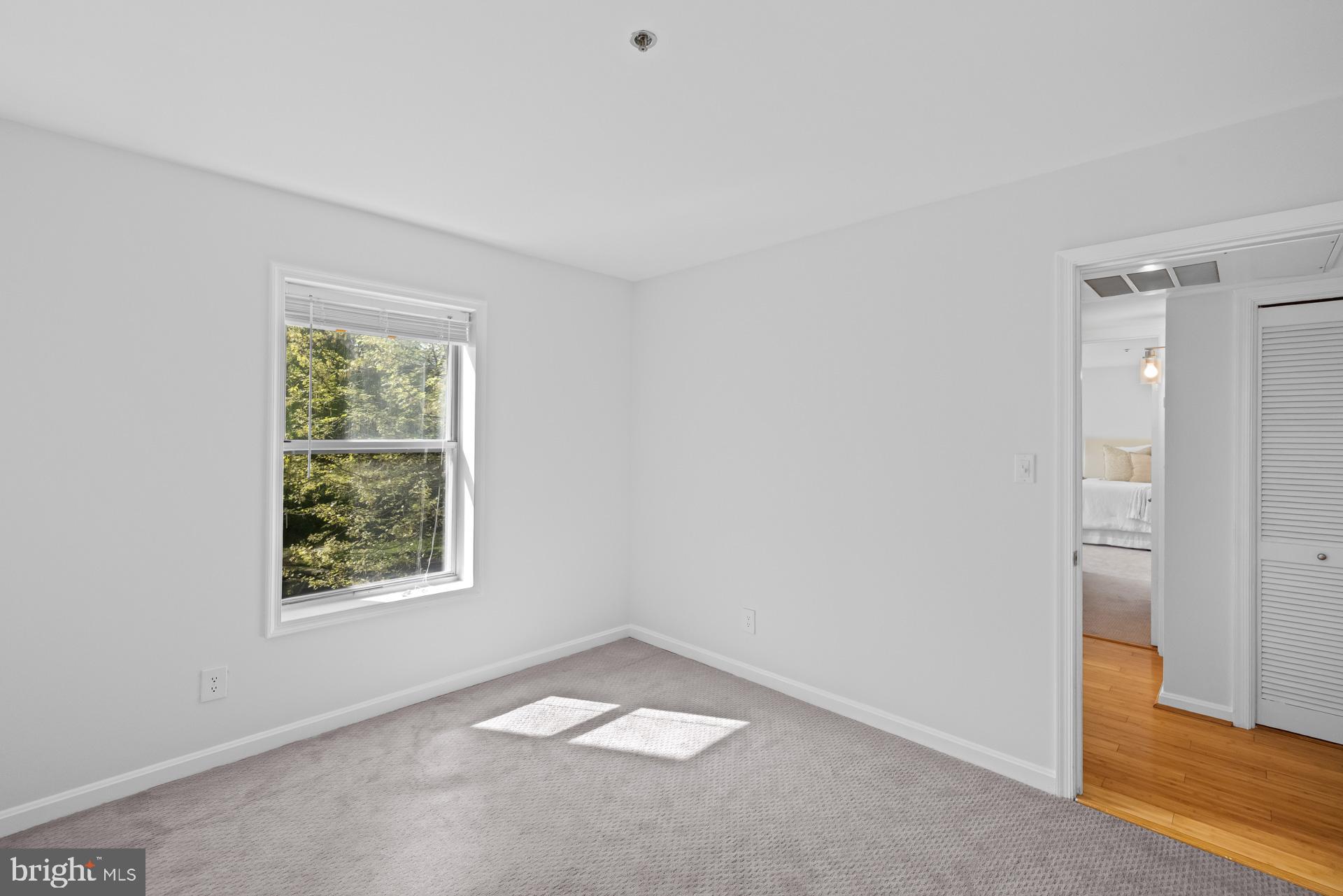 FOUR WINDS AT OAKTON - Residential