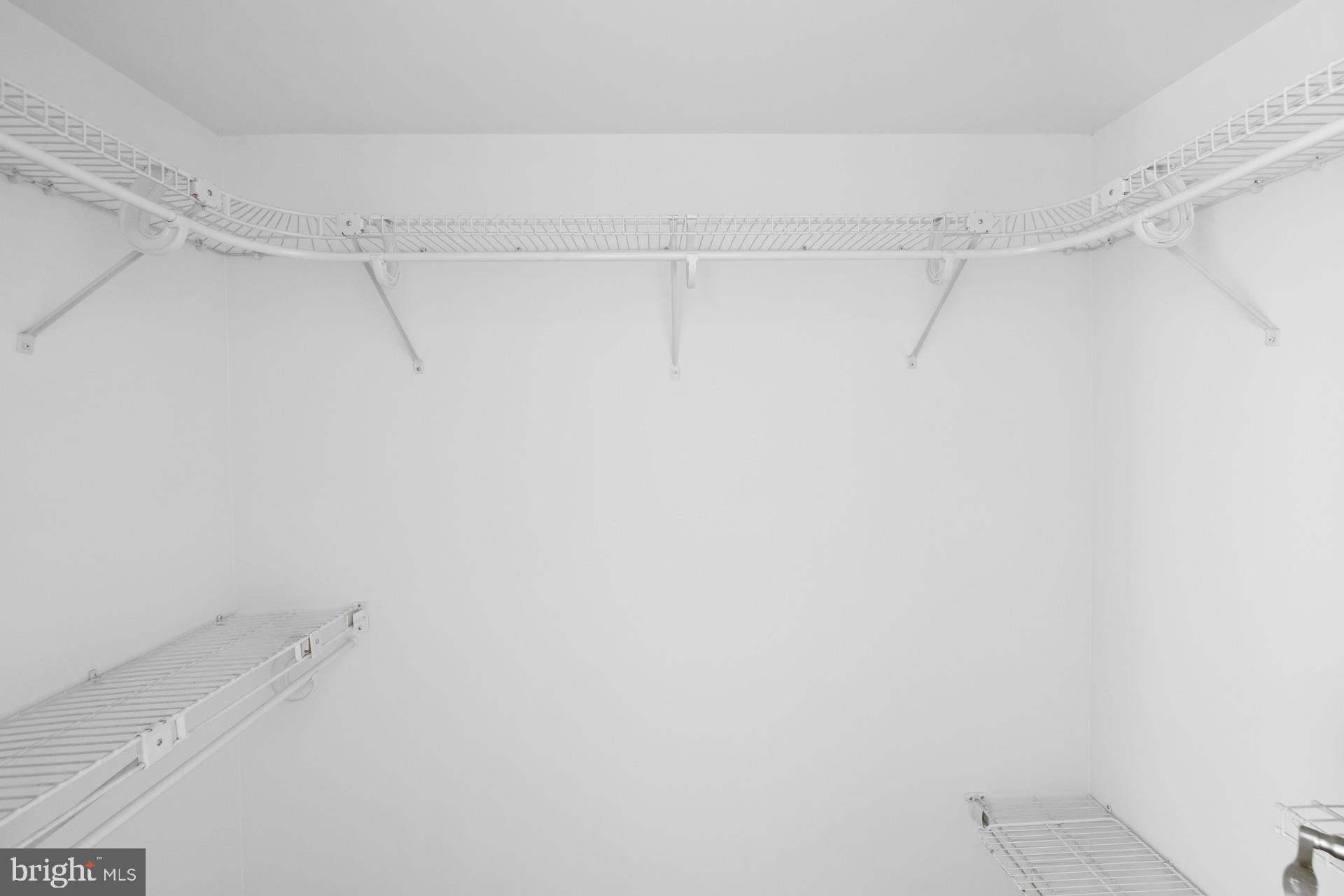 FOUR WINDS AT OAKTON - Residential