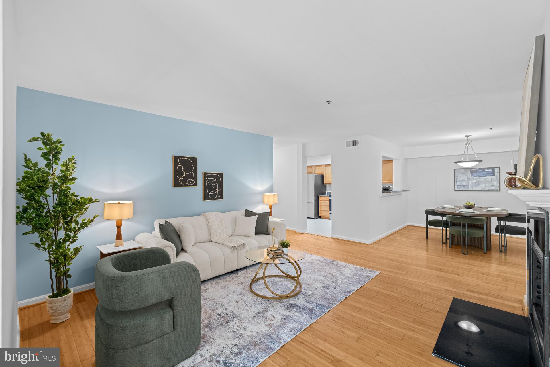 FOUR WINDS AT OAKTON - Residential