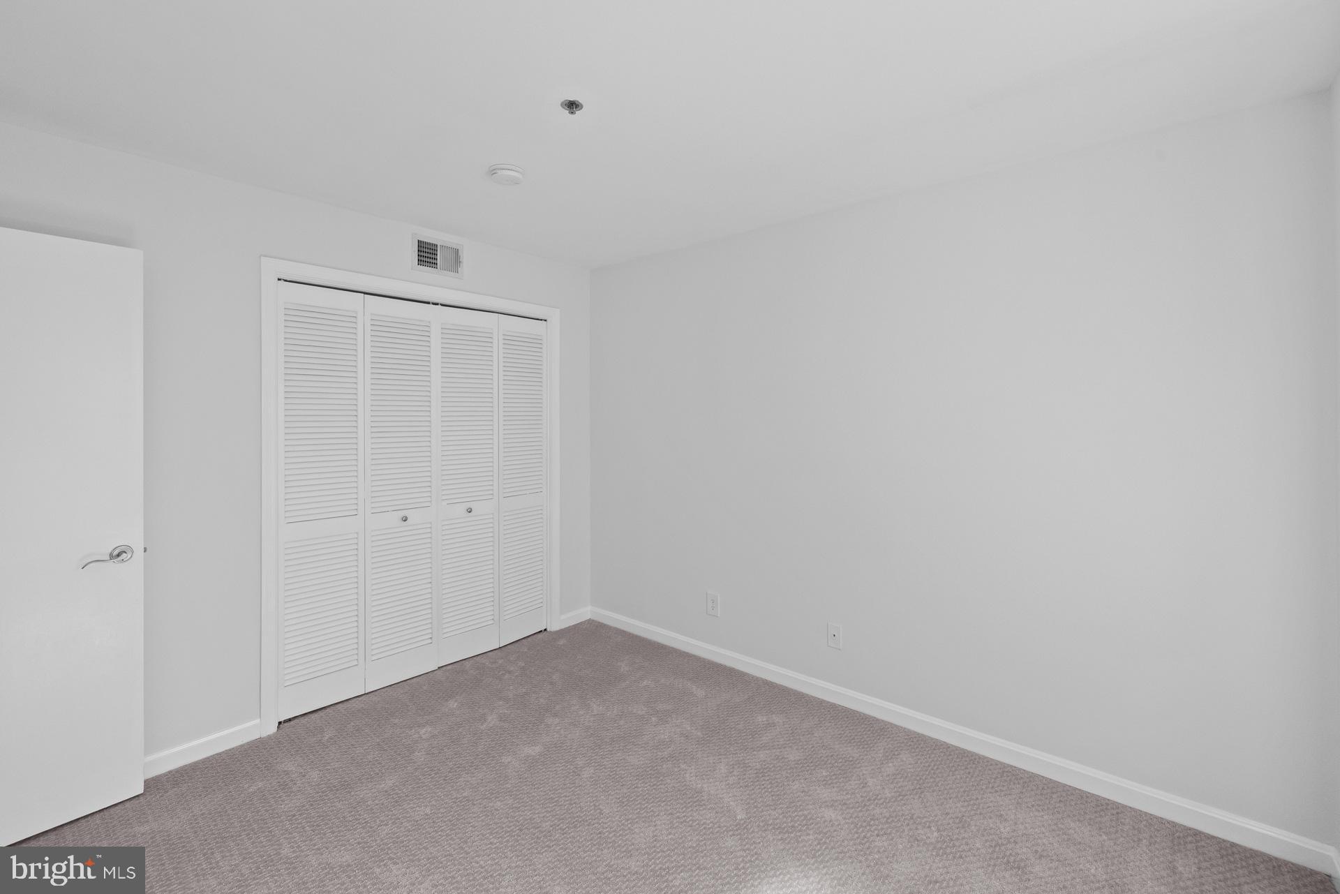 FOUR WINDS AT OAKTON - Residential