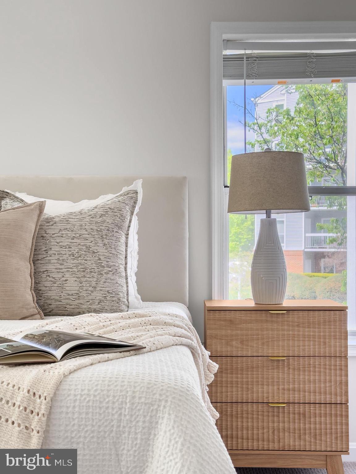 FOUR WINDS AT OAKTON - Residential