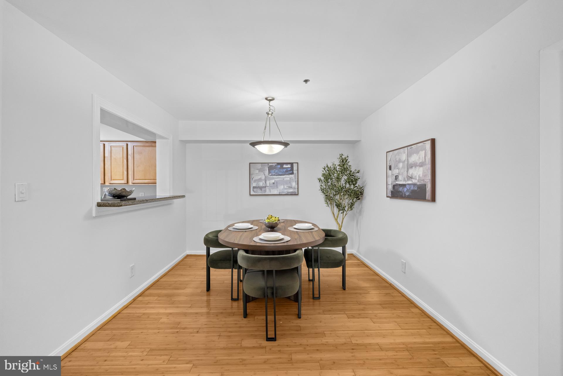 FOUR WINDS AT OAKTON - Residential