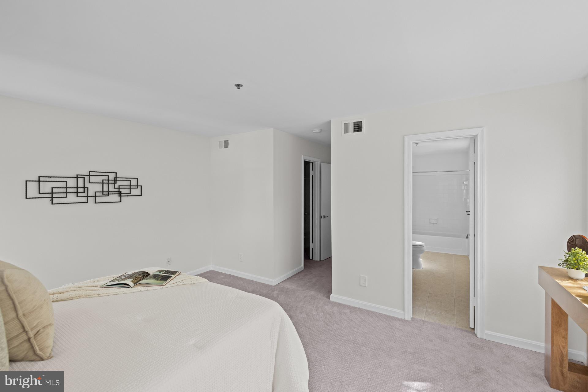 FOUR WINDS AT OAKTON - Residential