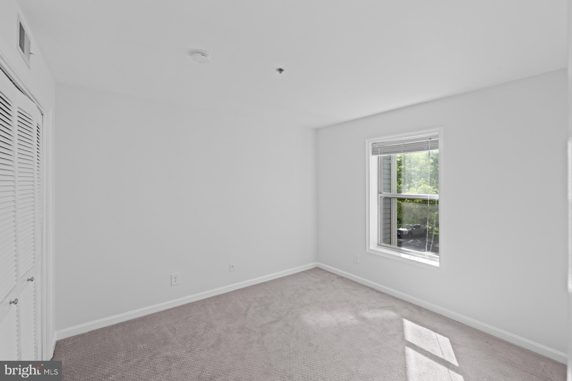 FOUR WINDS AT OAKTON - Residential