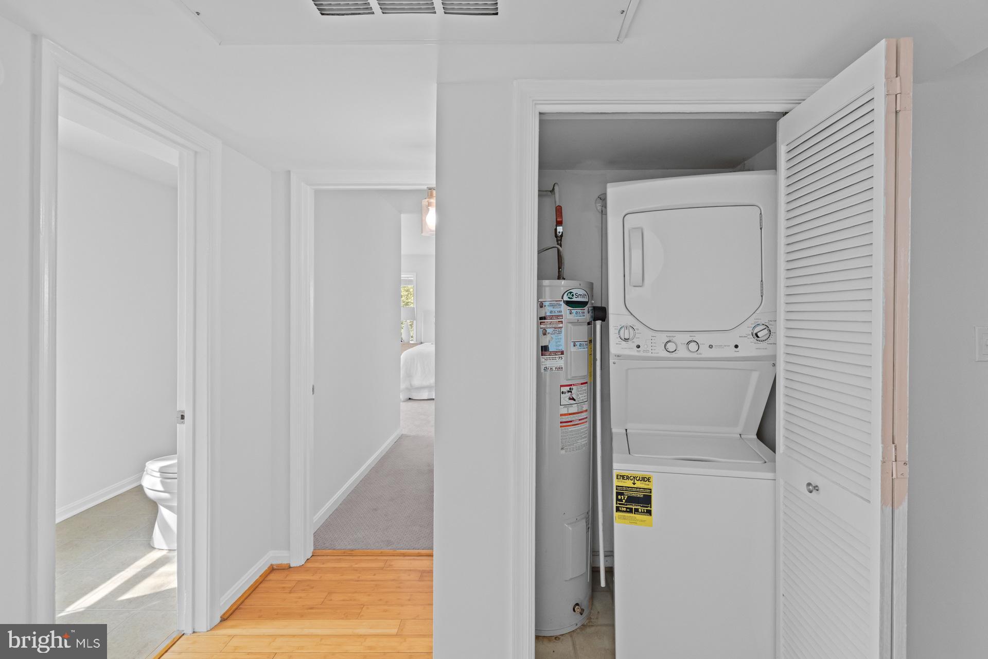 FOUR WINDS AT OAKTON - Residential