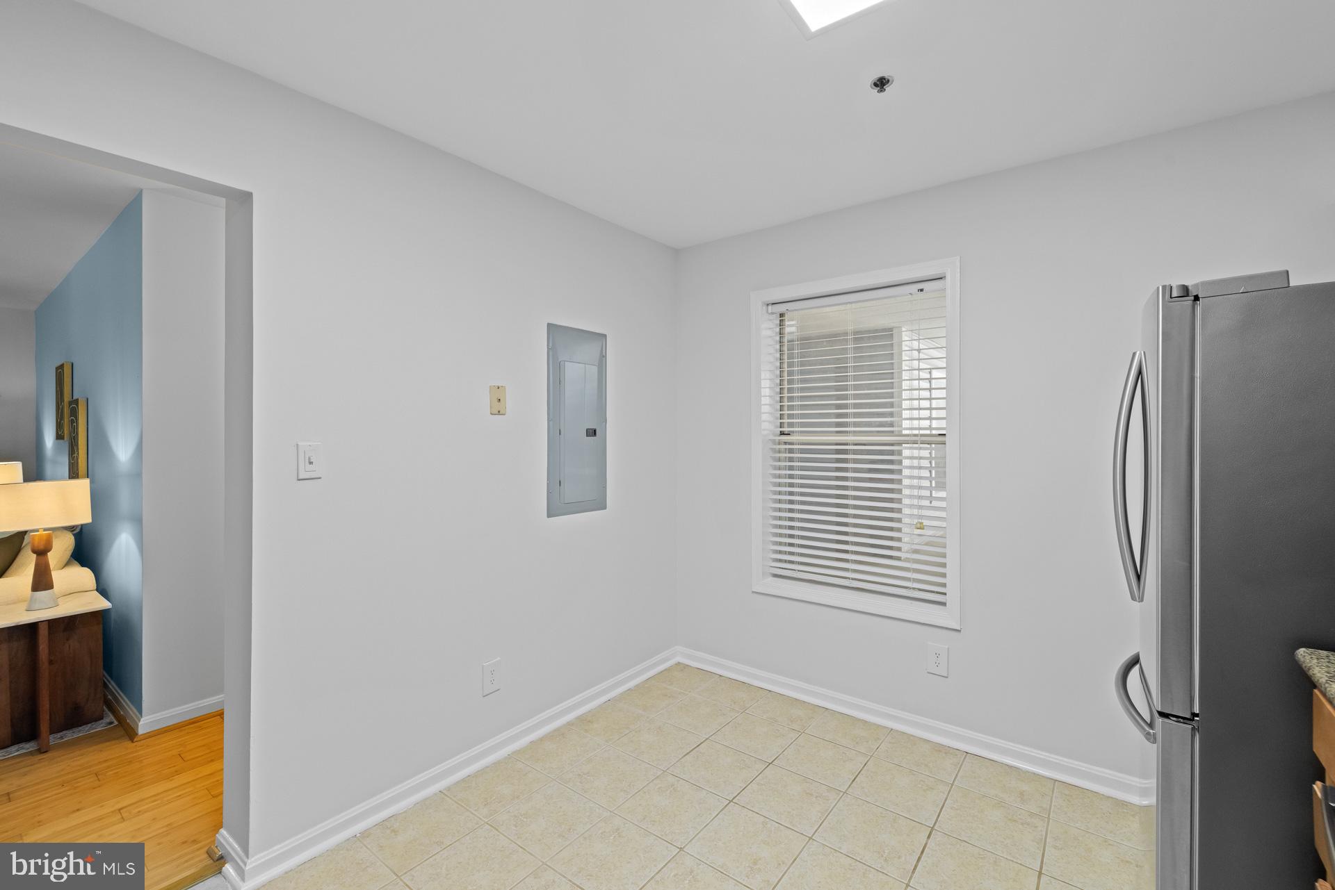 FOUR WINDS AT OAKTON - Residential