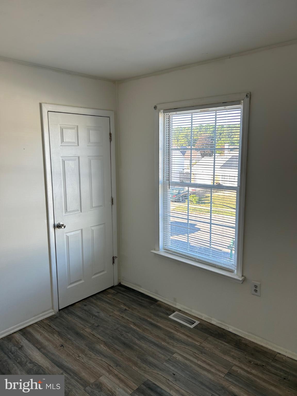 5 COMPASS LANE
