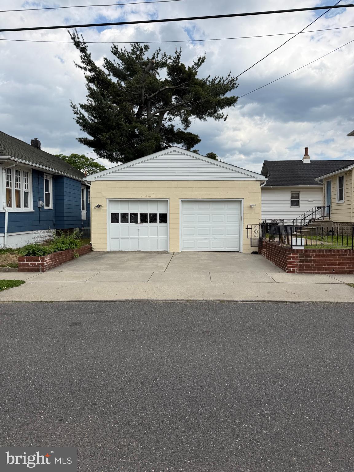 1017 MARKET STREET