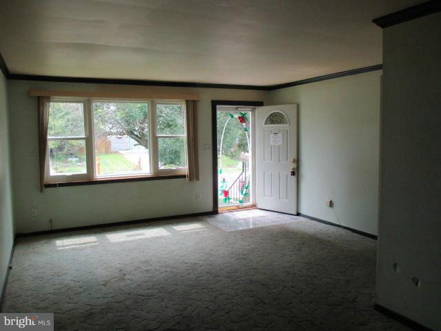 QUEENS PARK - Residential