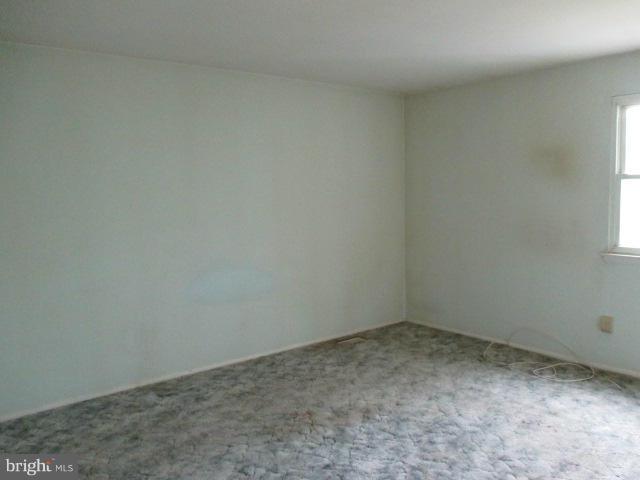 QUEENS PARK - Residential