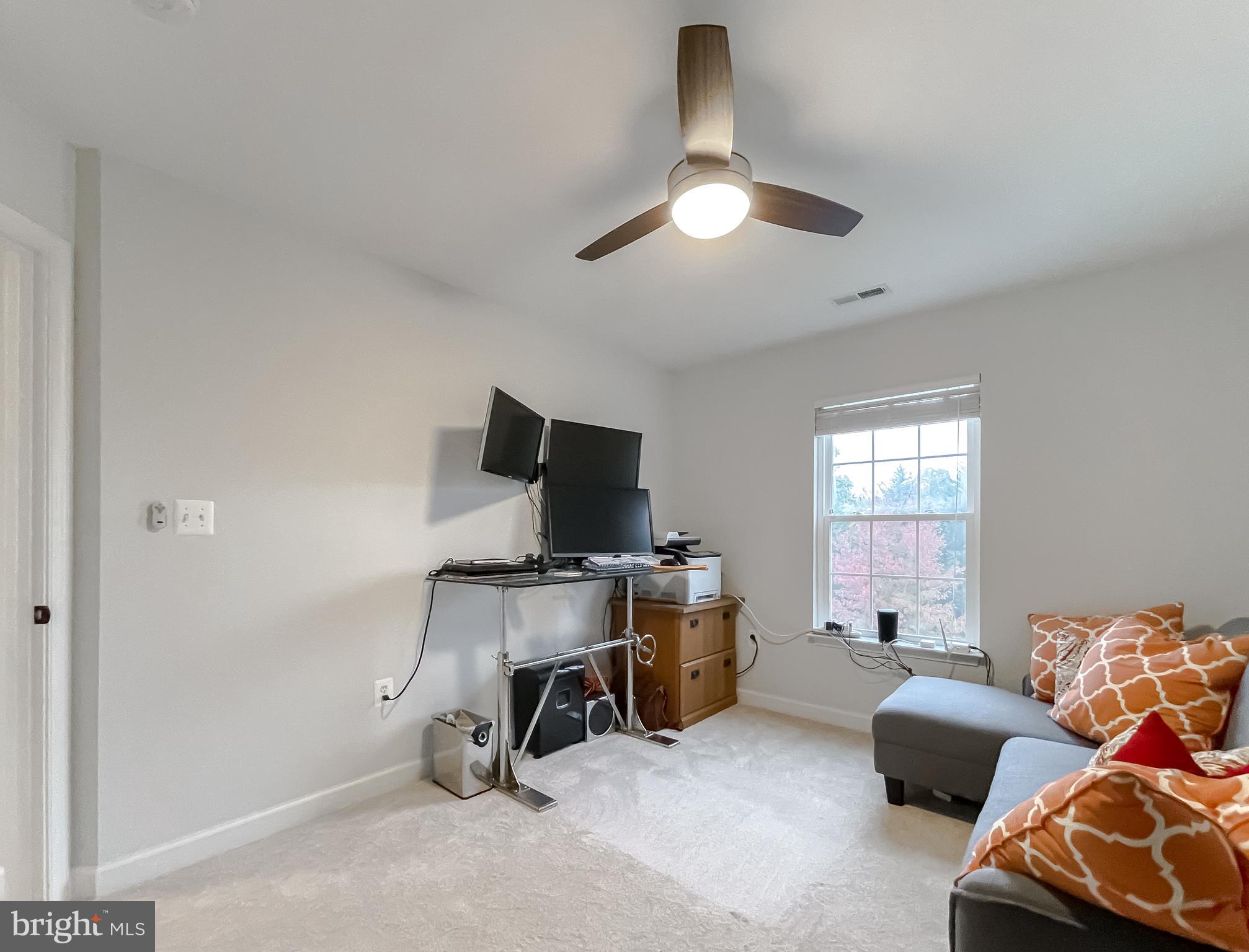 ACADEMY HILLS - Residential