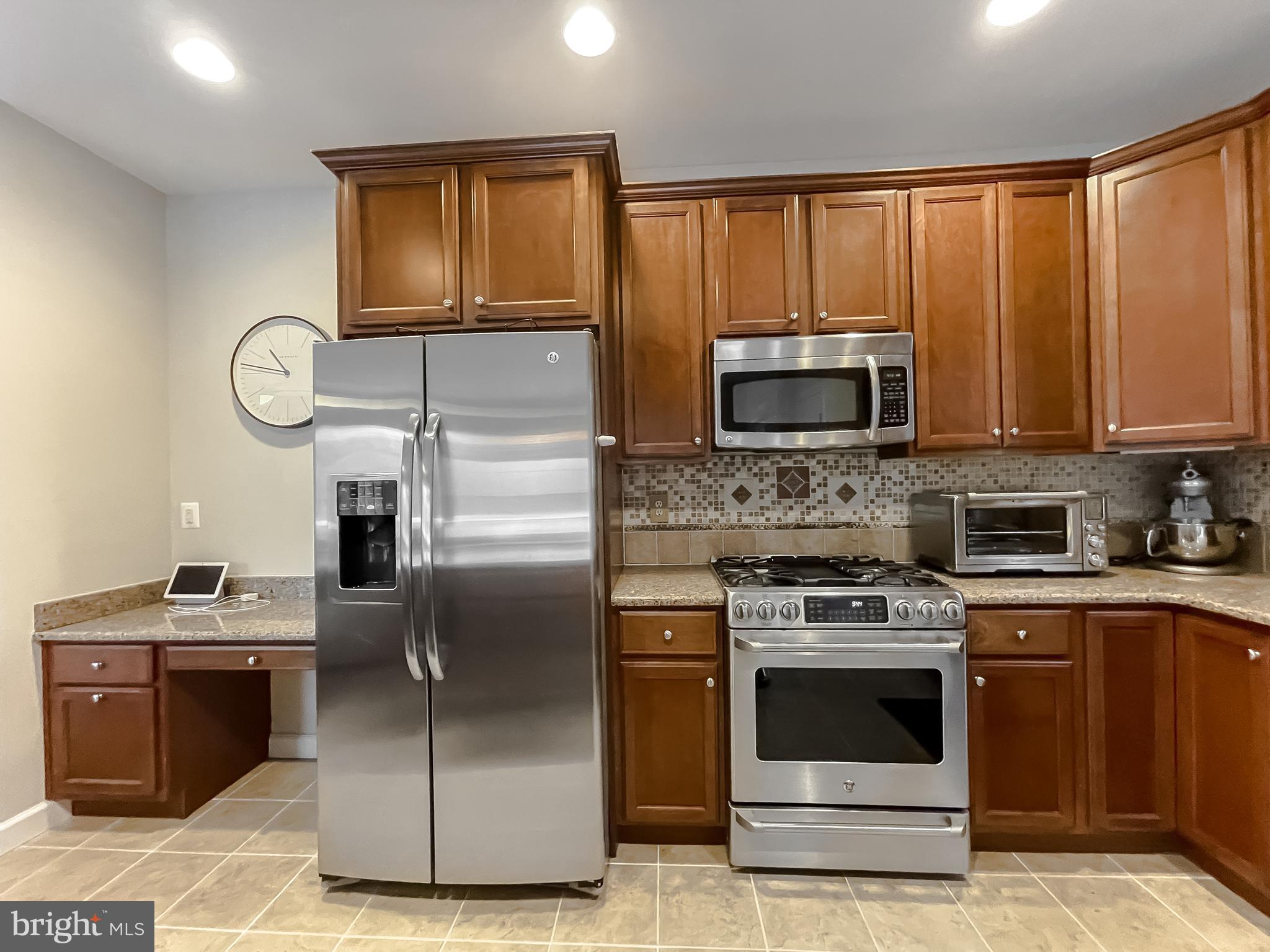 ACADEMY HILLS - Residential