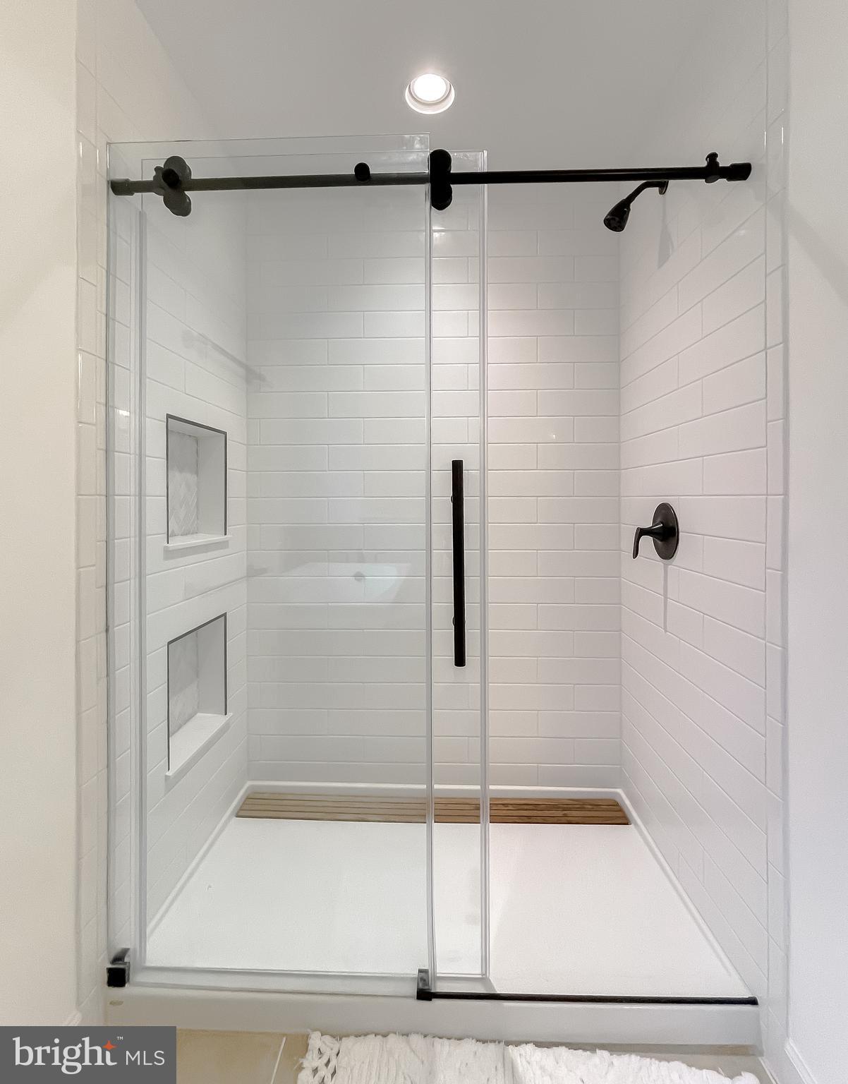 ACADEMY HILLS - Residential