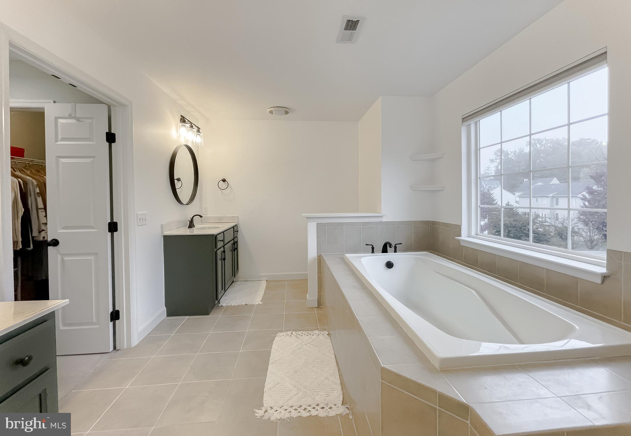 ACADEMY HILLS - Residential